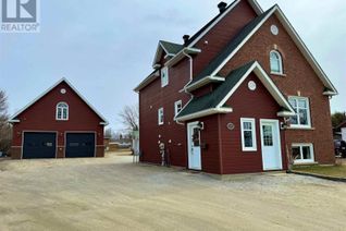 Semi-Detached House for Sale, 15 Superior St, Kapuskasing, ON