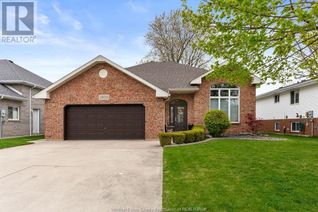 Raised Ranch-Style House for Sale, 1604 Cherrywood, Lakeshore, ON