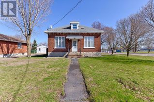 Detached House for Sale, 359 Metcalfe Street, Pembroke, ON