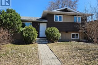 Detached House for Sale, 402 Costigan Road, Saskatoon, SK