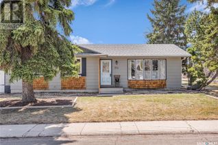 Detached House for Sale, 214 Nahanni Drive, Saskatoon, SK