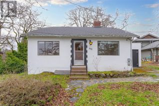 Detached House for Sale, 976 Cloverdale Ave, Saanich, BC