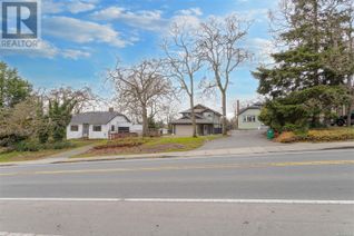 Detached House for Sale, 988 Cloverdale Ave, Saanich, BC