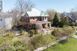 Detached House for Sale, 46 Elgin Avenue W, Goderich, ON