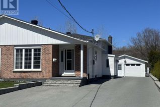 Semi-Detached House for Sale, 42b Washington Cres, Elliot Lake, ON