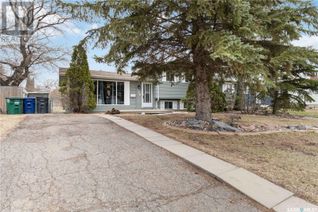 Detached House for Sale, 120 Mcmaster Crescent, Saskatoon, SK