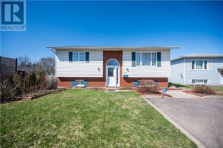 Raised Ranch-Style House for Sale, 125 Springfield Crescent, Pembroke, ON