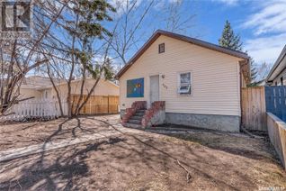 Detached House for Sale, 403 R Avenue S, Saskatoon, SK