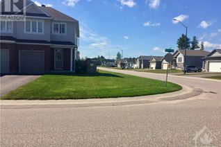 Freehold Townhouse for Sale, 1020 Butler Boulevard, Petawawa, ON