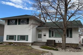 Detached House for Sale, 3220 29th Avenue, Regina, SK