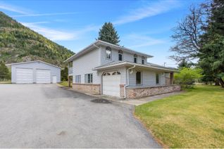 House for Sale, 920 Columbia Road, Castlegar, BC