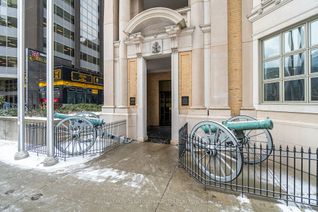 Apartment for Sale, 426 University Ave #3709, Toronto, ON