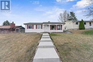 Bungalow for Sale, 7832 Hunterslea Crescent Nw, Calgary, AB