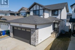 Detached House for Sale, 223 Skopik Crescent, Saskatoon, SK