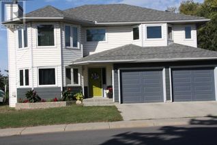 Detached House for Sale, 10 Centre Street, Strathmore, AB