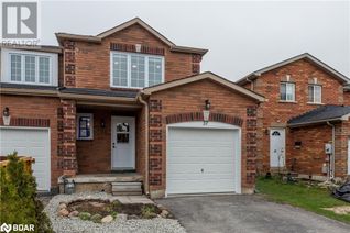 Freehold Townhouse for Sale, 37 Black Cherry Crescent, Barrie, ON