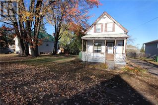 Detached House for Sale, 1025 Bronx Street, Pembroke, ON