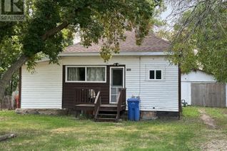 Bungalow for Sale, 809 Peters Avenue, Oxbow, SK