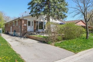 Bungalow for Sale, 18 Lowry Sq, Toronto, ON