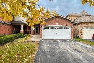 Detached House for Sale, 457 Hewitt Circ, Newmarket, ON