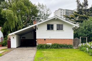 Detached House for Sale, 9 Ladysbridge Dr, Toronto, ON