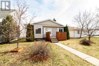 Bungalow for Sale, 35 Davison Drive, Red Deer, AB