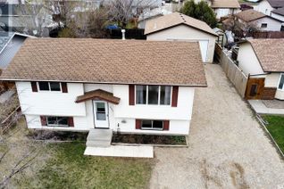 Detached House for Sale, 111 Stacey Crescent, Saskatoon, SK