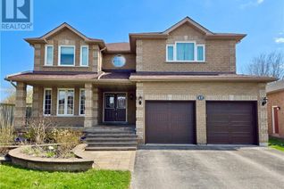 Detached House for Sale, 17 Newberry Court, Barrie, ON
