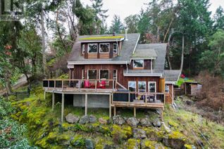 Cottage for Sale, 7112 Willis Point Rd, Central Saanich, BC