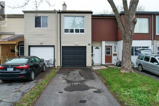 Freehold Townhouse for Sale, 18 Tarquin Crescent, Nepean, ON