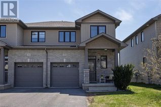 Freehold Townhouse for Sale, 120 Simurda Court, Amherstview, ON