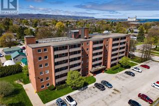 Condo Apartment for Sale, 460 Ontario Street Unit# 401, Collingwood, ON