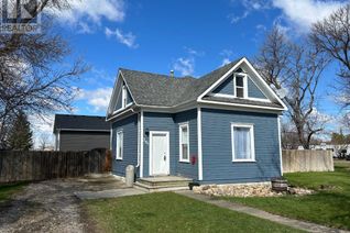 Detached House for Sale, 204 S 2 Street W, Magrath, AB