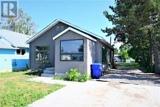 Bungalow for Sale, 359 48 Avenue W, Claresholm, AB