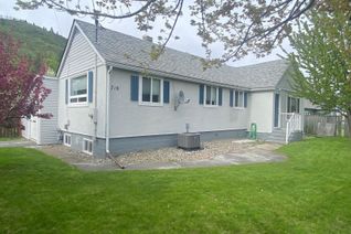 Detached House for Sale, 710 10th Avenue, Montrose, BC