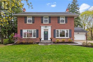Detached House for Sale, 115 Colcleugh Avenue, Mount Forest, ON