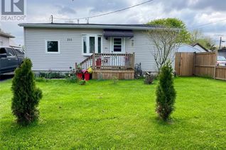 Bungalow for Sale, 211 Sandys St, Chatham, ON