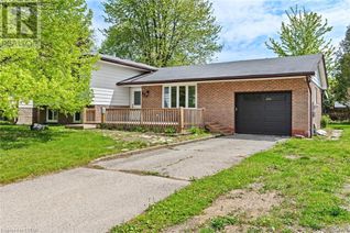 Detached House for Sale, 353 Dominion Street, Strathroy, ON