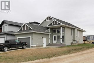 Detached House for Sale, 61 Bowman Circle, Sylvan Lake, AB