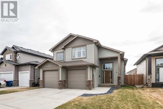 Detached House for Sale, 94 Cedar Square, Blackfalds, AB