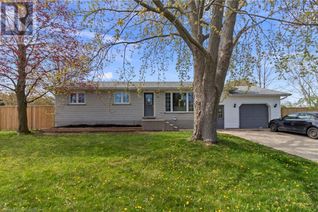 Detached House for Sale, 17 Conquergood Avenue, Tiverton, ON