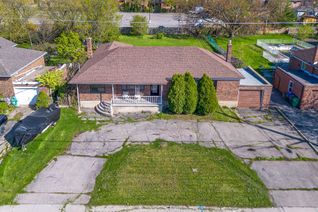 Bungalow for Sale, 634 Hyacinthe Blvd, Mississauga, ON