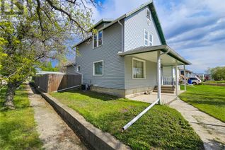 Detached House for Sale, 316 Young Street, Rosetown, SK