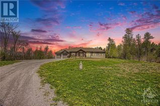 Detached House for Sale, 7893 Parkway Road, Metcalfe, ON