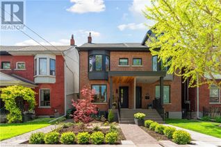 Semi-Detached House for Sale, 22 Bellwoods Avenue, Toronto, ON