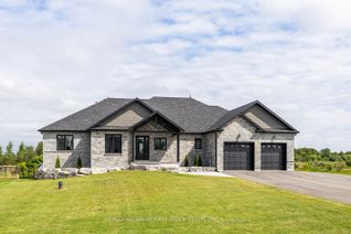 Detached House for Sale, 121 Gilson St, Kawartha Lakes, ON