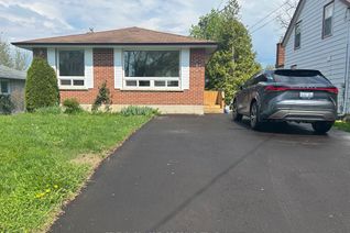 Bungalow for Rent, 67 Bolton Ave, Newmarket, ON