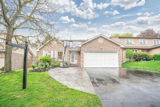 Detached House for Sale, 4 Manning Cres, Newmarket, ON