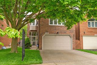 Detached House for Sale, 1018 Longbow Dr, Pickering, ON
