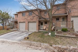 Freehold Townhouse for Sale, 11 Quail Cres, Barrie, ON